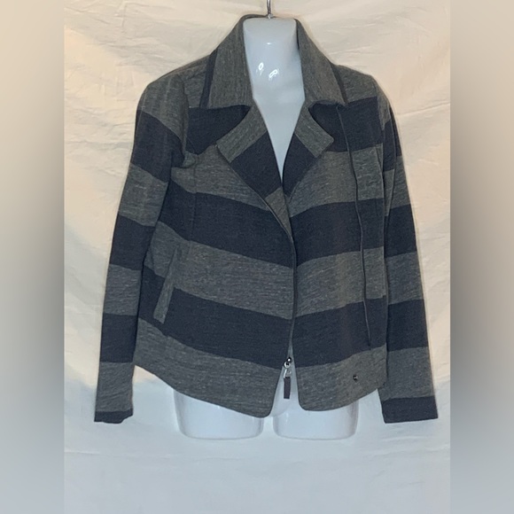 Splendid Twill Jacket - Picture 2 of 16